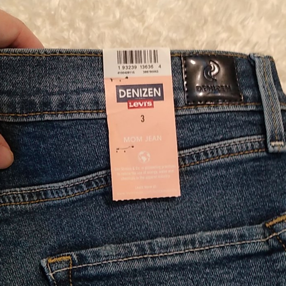 LEVI'S MOM Jeans - Picture 8 of 10